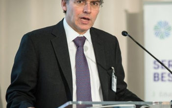 Investors favour risk aversion and turn to safe haven assets