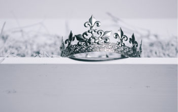 Hedge Funds Losing the Crown in Alts Market